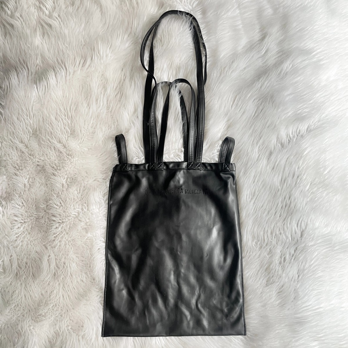 【最安値】MM6 Maison Martin Margiela 黒レザーバッグ Maison Margiela MM6 Black Faux-Leather Logo Printed 6 Handle