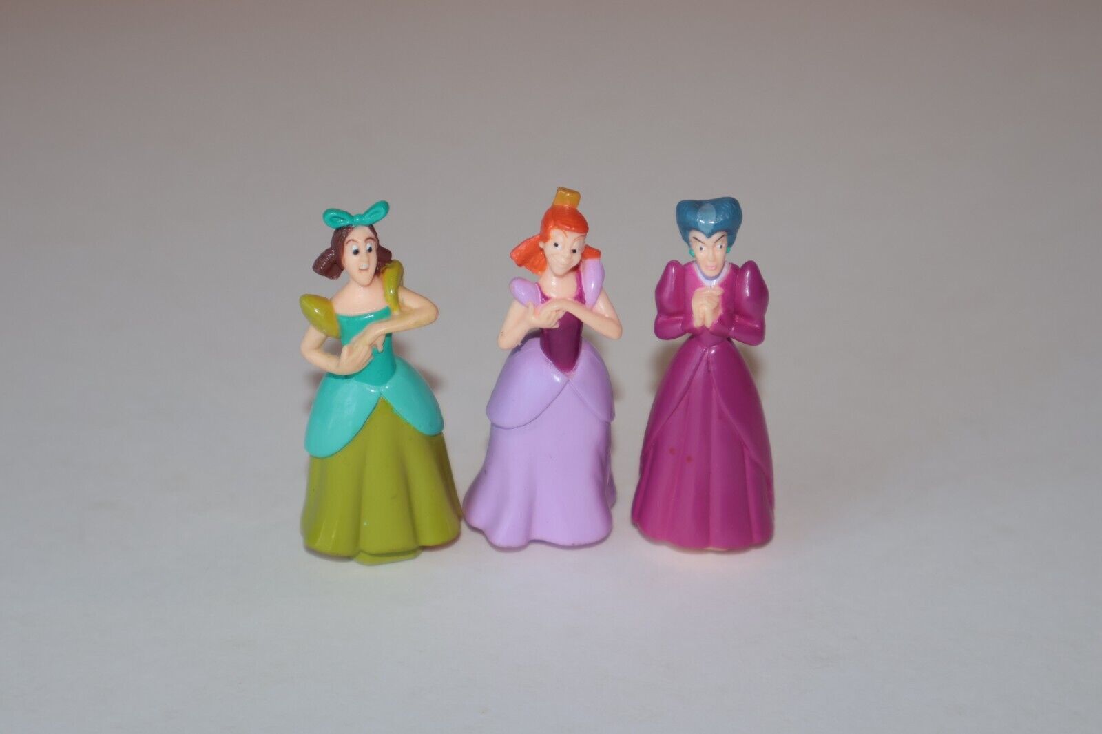 Disney CINDERELLA STEP MOTHER SISTERS Polly Pocket 2" Doll Figures