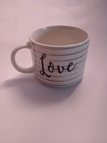 Coffee Mug With "LOVE" - Bild 1 von 6
