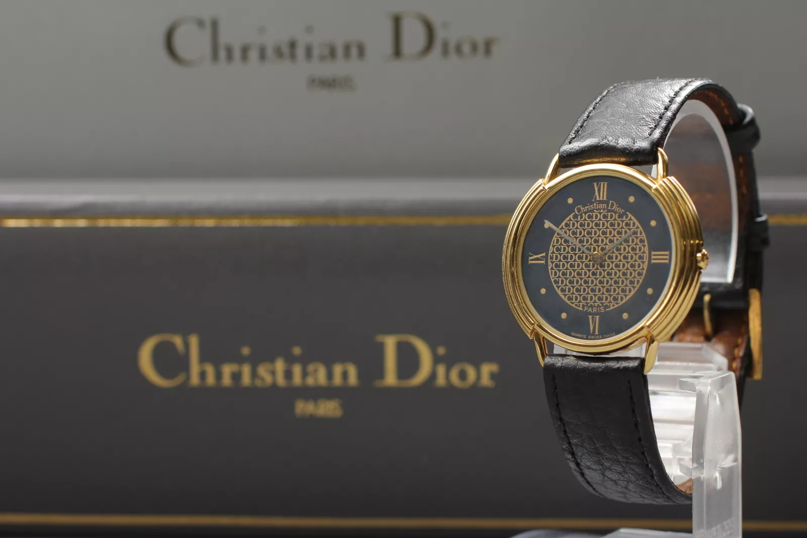 [Presque comme neuve x/boîte] Montre femme noire ronde Christian Dior 32 mm 59,121