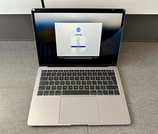 2019 Apple Macbook Air 13 Inch Retina LED-backlit Display A1932 - Immaculate