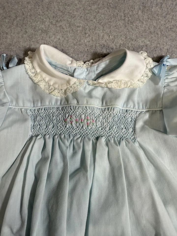 Lote de vestidos vintage Polly Flinders ajustados a mano niñas 18 meses azul blanco encaje Foto 3 de 4