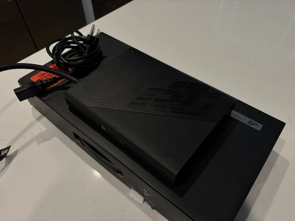 Asus ROG XG Mobile RTX 4090 16GB - Image 2 of 4