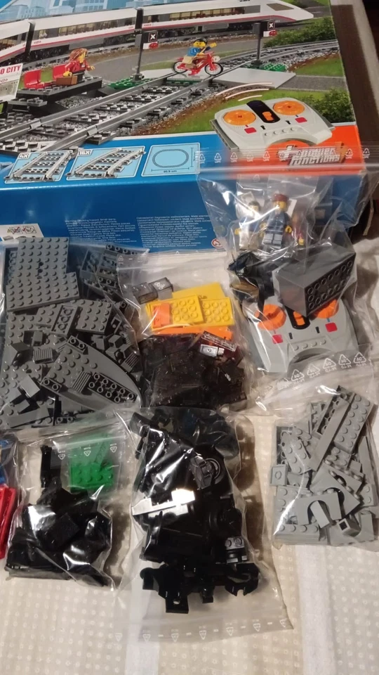 Lego Set 60051 TRENO PASSEGGERI ALTA VELOCITA COMPLETO SCATOLA e ISTRUZIONI 2014 - Immagine 3 di 4