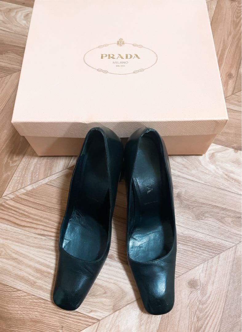 Rare PRADA Black Leather Square Toe Chunky Heel Pumps Size 38/US