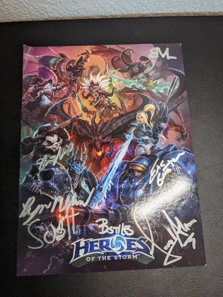 ~ Blizzcon 2015 ~ Mini tarjeta firmada por Heroes of the Storm ~ 6" x 8" ~ Foto 2 de 4