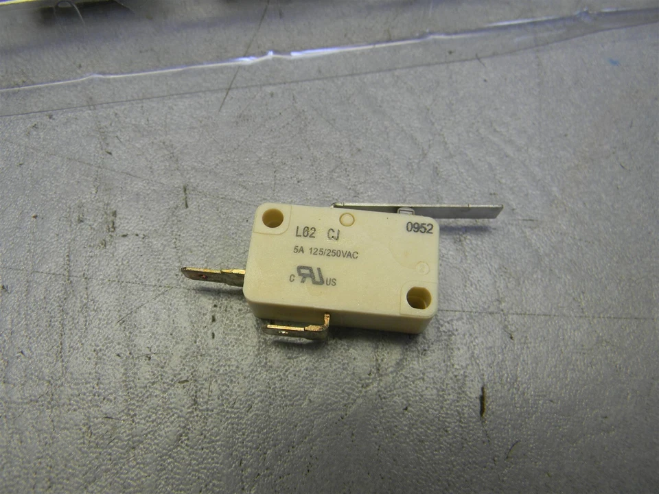 Toneluck L62 CJ Micro Switch 5A 125/250VAC L62CJ-BA61A1-A2 Lot of 10 - Image 3 of 4