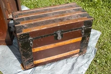 Vintage Antique Flat Top Steamer Trunk -Local pick up only  Good condition