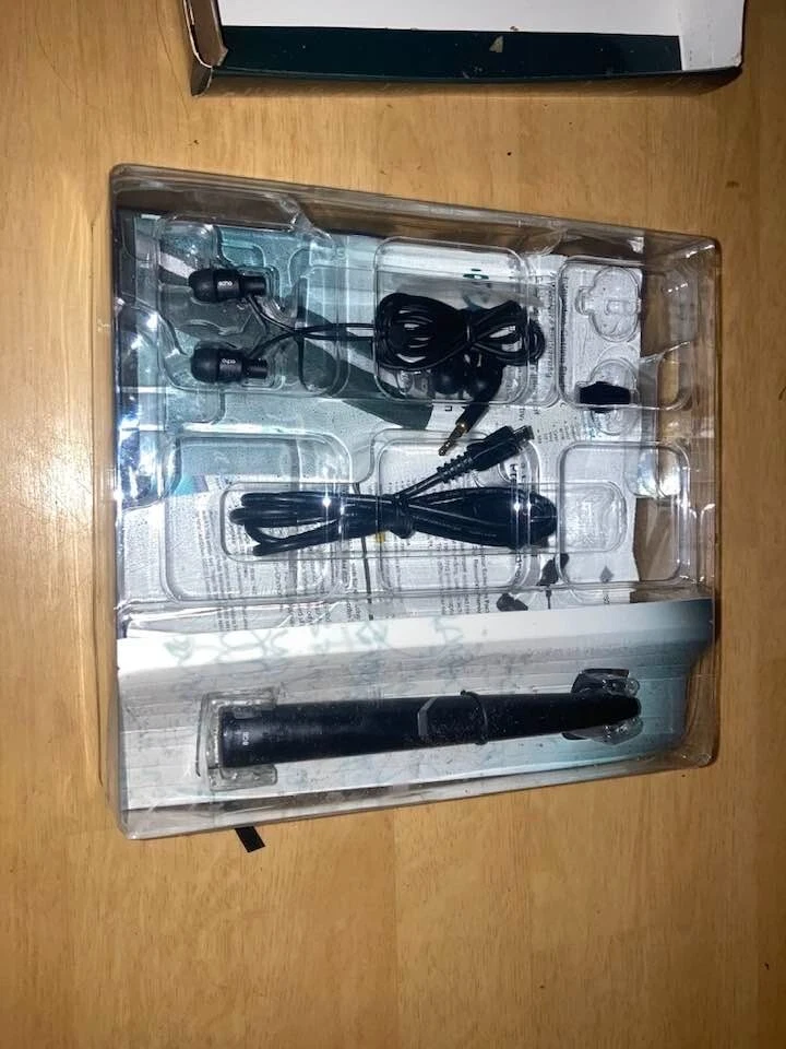 Livescribe SmartPen Echo Propack 8GB w/ Extra Notebook - Open Box - For Parts - Image 2 of 4