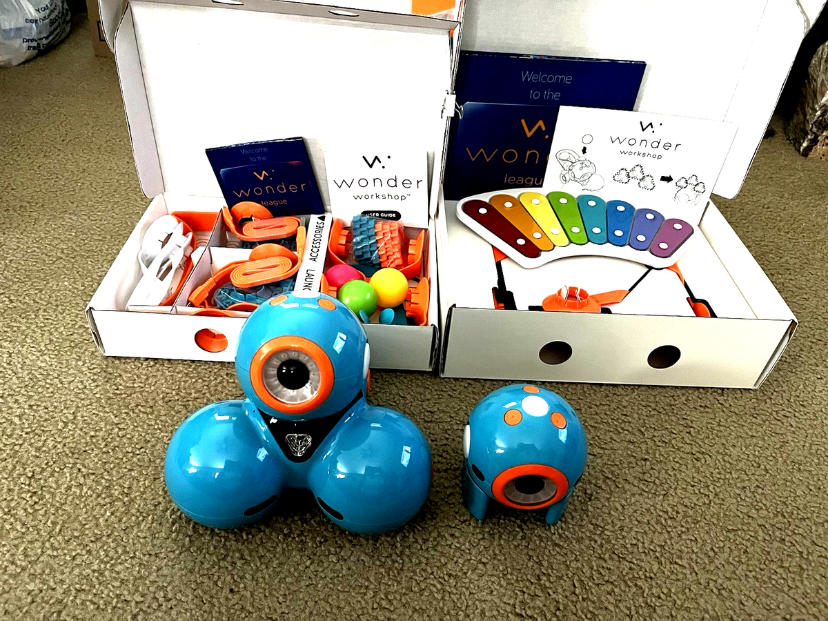 Wonder Workshop Dot and Dash Robot Wonder Pack Coding