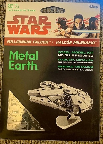 Maqueta oficial Star Wars con licencia Disney - Halcón Milenario