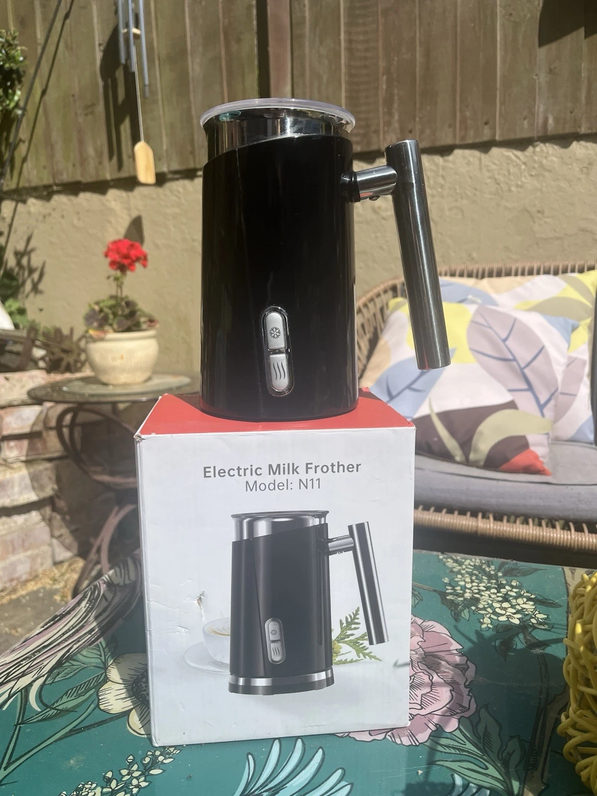 Electric Milk Frother Black N11 500W Whisk and Warmer Cleaned & Working
