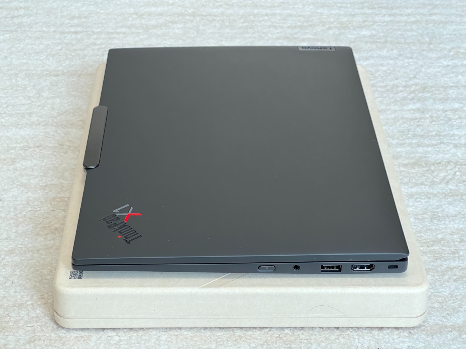 Lenovo ThinkPad X1 Carbon 12th Gen, 14-Inch Laptop, with Intel Core Ultra 7 155U, Windows 11 Pro