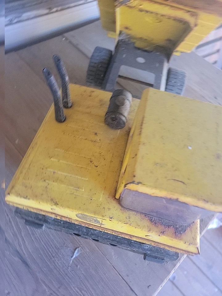 Vintage 1970s Tonka Mighty Dump Truck Pressed Steel - Used Toy, Tilt vintage - Image 4 of 4