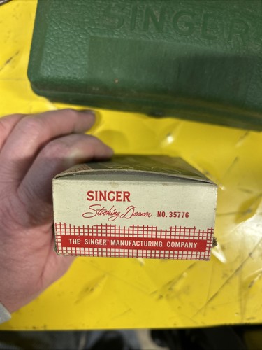 SINGER 1962 SEWING MACHINE STOCKING DARNER 35776 MULTI SLOTTED BINDER ...
