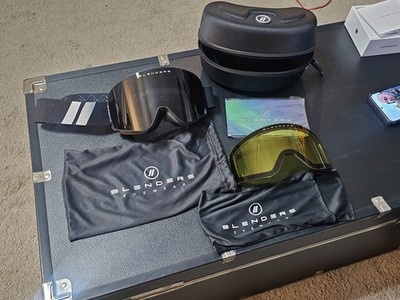 Blenders Eyewear Aura snow goggles, specifically the Gemini II model