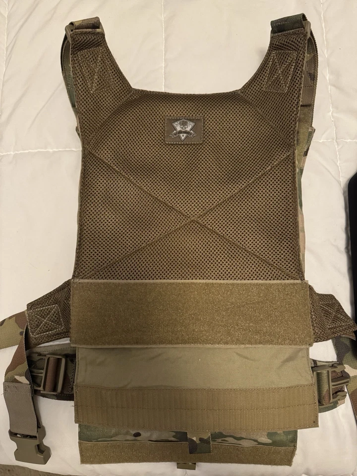 Portador de placas minimalista Grey Ghost + 2 placas NcSTAR 10×12 nivel III Foto 4 de 4