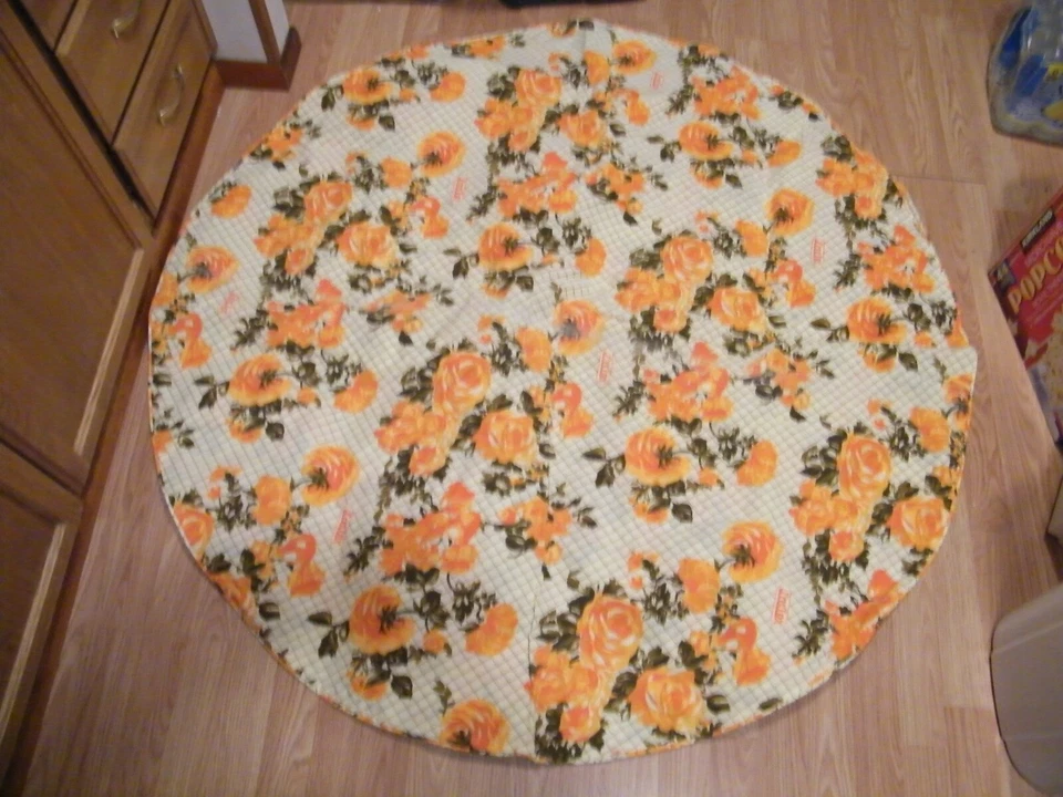 LASTEX  CUSHION COVERS 52" & 19" CIRCLES AND 30" &  21" RECTANGLES - Image 3 of 4