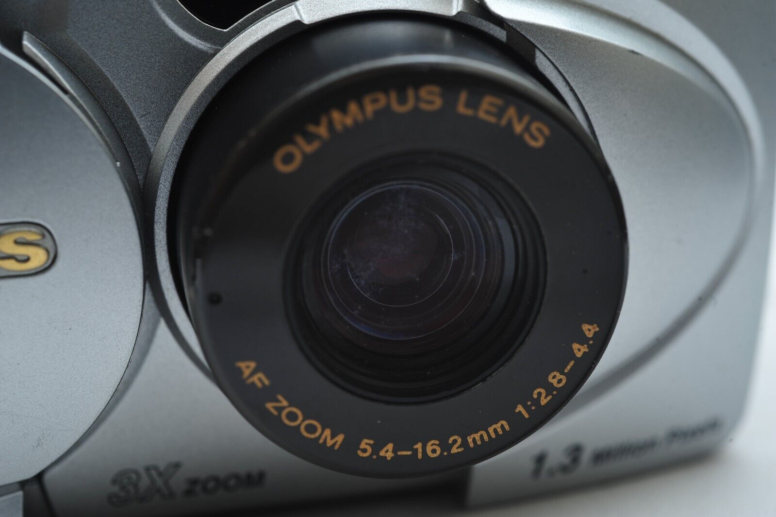 @ SakuraDo Camera @ Olympus Camedia C-900 Zoom 1.3MP AA-Battery Digital  Camera