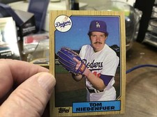 1987 Topps Baseball TOM NIEDENFUER FROM VENDING # 538