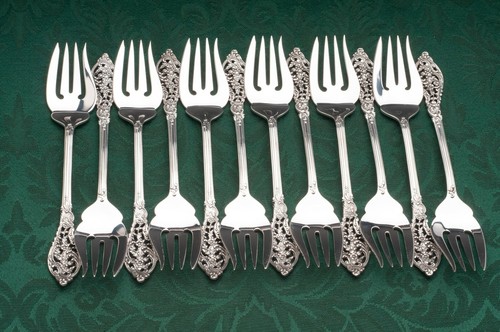Florentine Lace by Reed & Barton 67 pc. Dinner Size set of Flatware w/ Chest - Picture 4 of 8