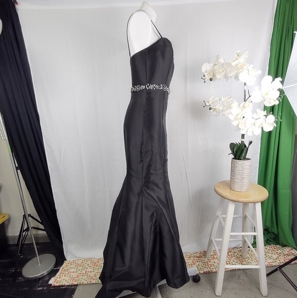 Dave & Johnny Prom Dress View 2