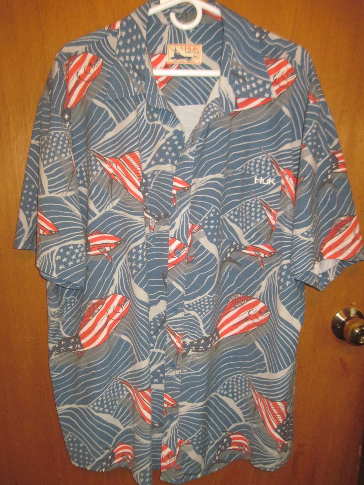 Huk Men's Performance Fishing Button Down Short Sleeve Fishing Shirt Size 2XL