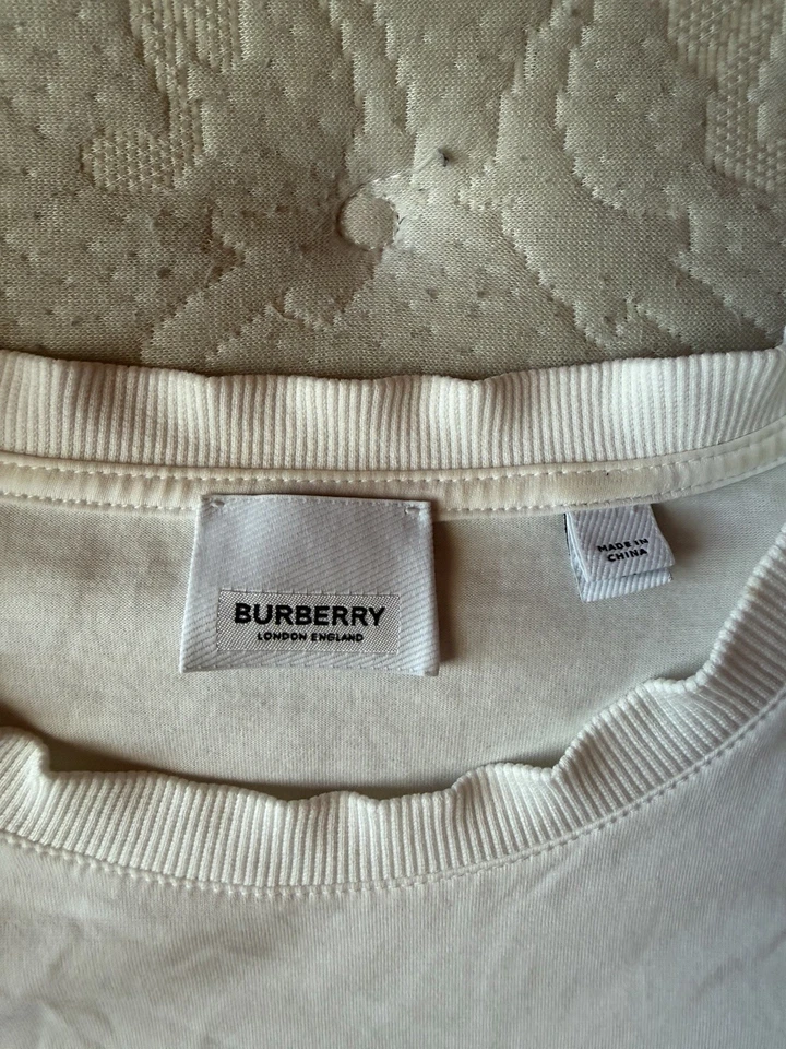Camiseta blanca con estampado de logotipo de Burberry XXS Hecha en China Camiseta clásica para hombre usada Foto 4 de 4