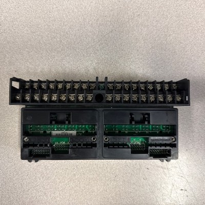 GE FANUC IC670CHS001  I/O base     Used  