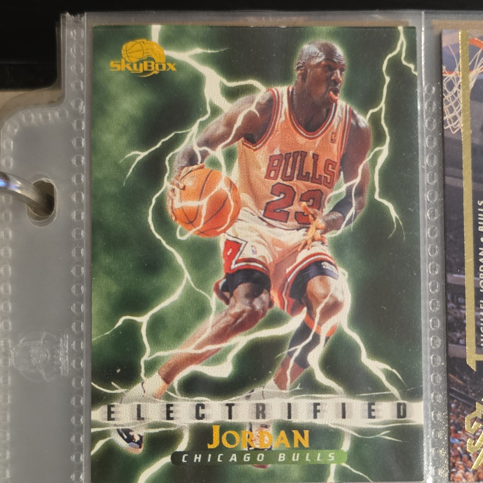 Michael Jordan 1995 Skybox Premium #278 Electrified Price Guide 