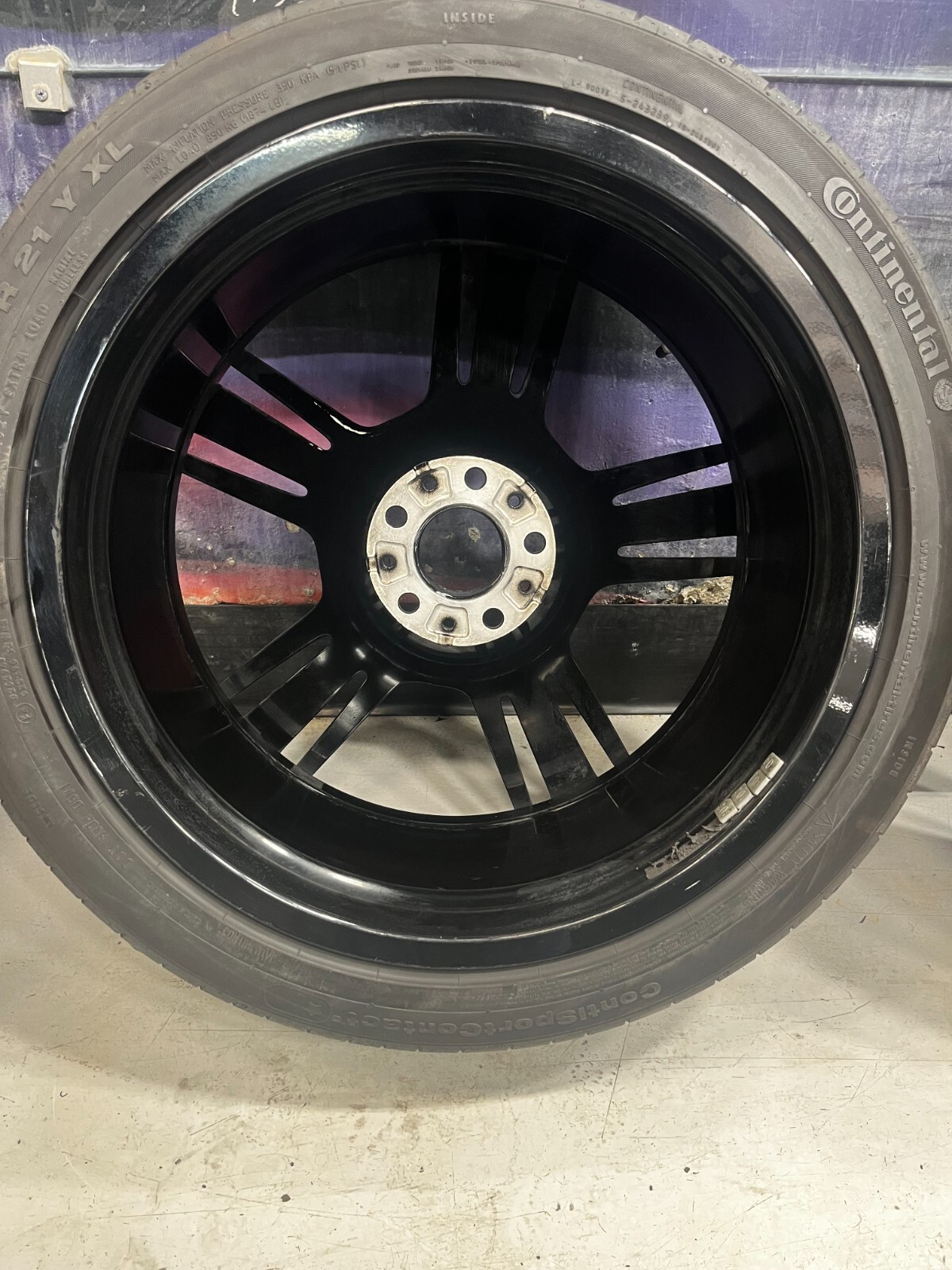 Stock 2015 Rolls Royce Wraith Wheels and Tires (21x8.5 / 21x9.5, 5x120)