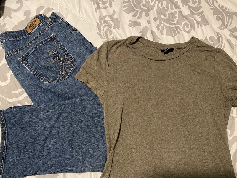 Women's shirt size L & Signature Levi Stress Jeans Sz 14 lot