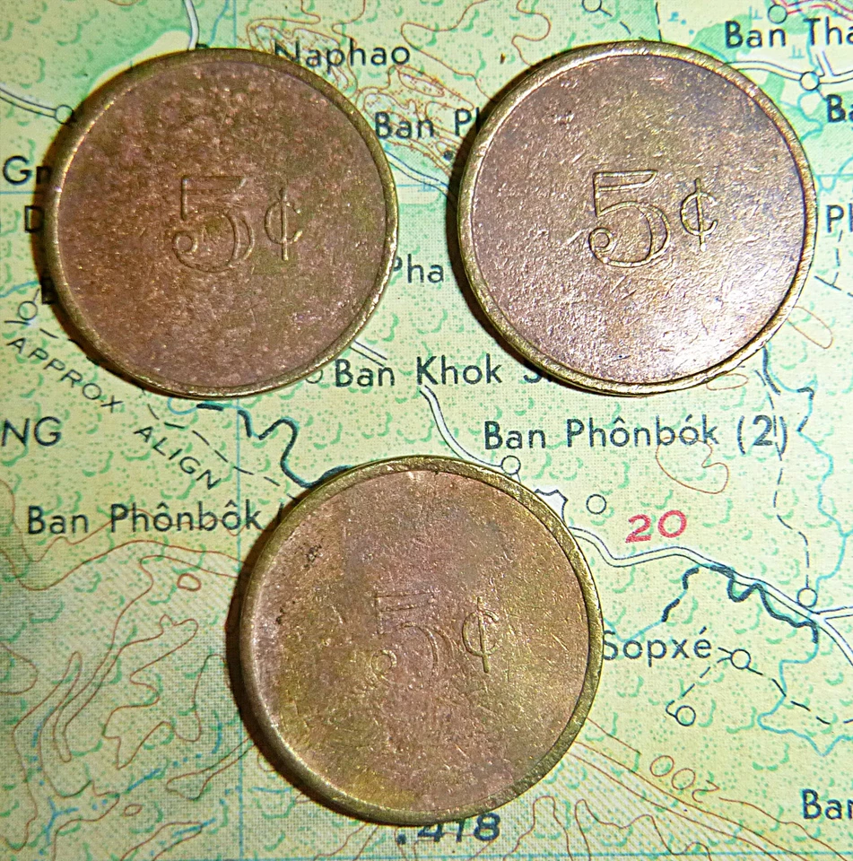 Lote x 3 Fichas Militares de Estados Unidos - Moneda de 5c Saigón 1964 - Pago Militar - Guerra de Vietnam Foto 2 de 3