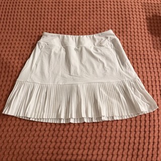 Tail Women’s White Pleated Tennis Golf Skirt Size M Pull On Stretch Short