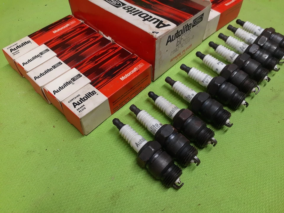 Свечи зажигания автолитовые новые из старых запасов BF32 Ford Hi-Po - Изображение 3 из 4