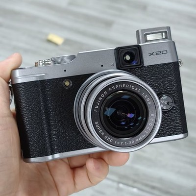 Fujifilm X Series X20 12.0MP Digital Camera 4x Zoom Lens W/Battery&SD Card