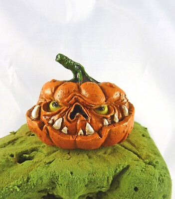 Dollhouse Miniature Halloween Scary Jack Lantern Pumpkin, 17658