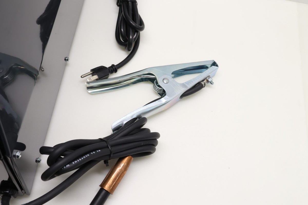 Dayton Electric 90 AMP Gasless Wire Feed Welder 6Z935D With Two