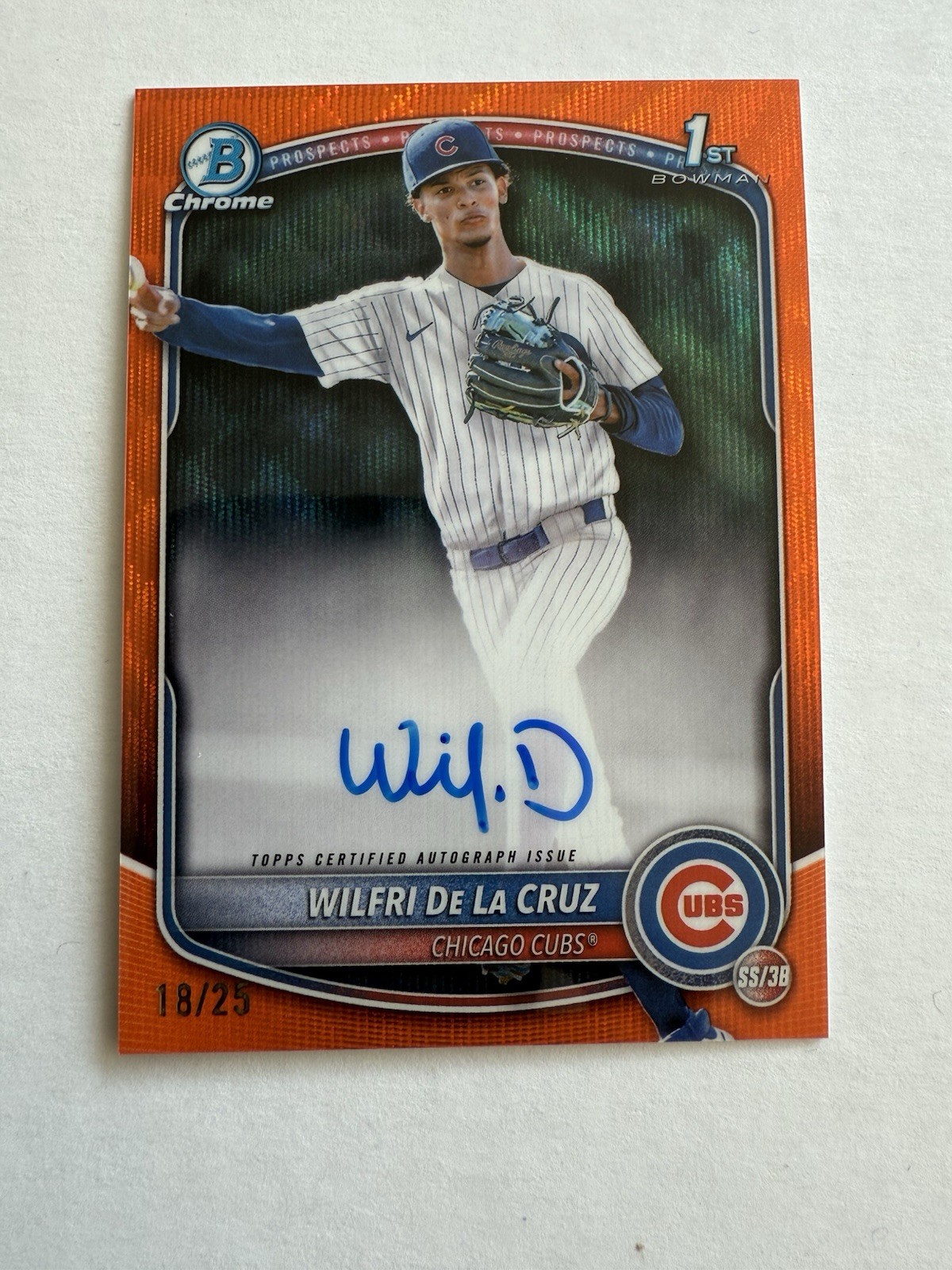 2025 Bowman Chrome Wilfri De La Cruz 1st Auto Orange 18/25 Cubs