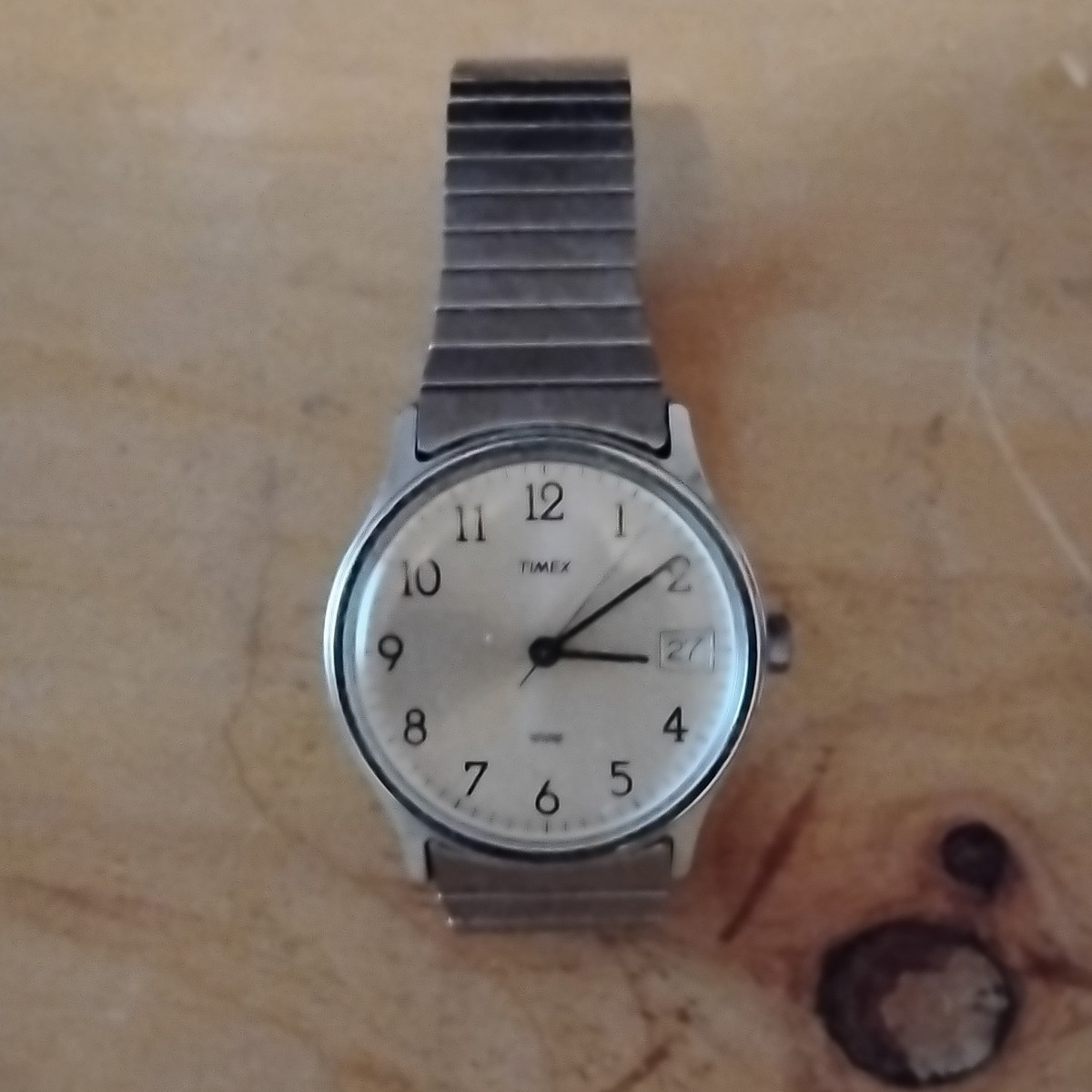 Timex Quartz Silver Tone Analog Wristwatch Date Indicator  display picture 1
