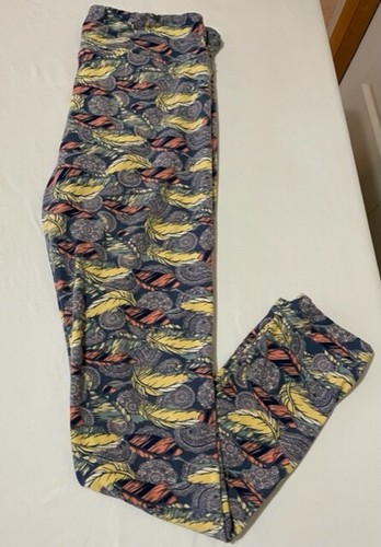 LulaRoe Tall Curvy Leggings (size 12-18 