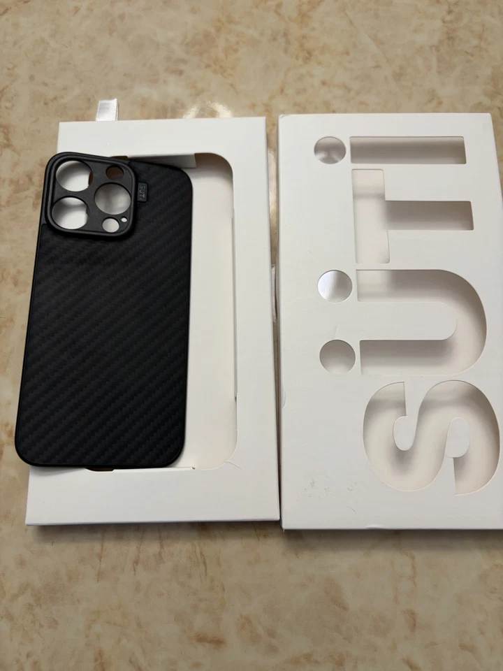 Suti iPhone 15 Pro Max 磁性手机背乌鸦黑色纳米皮革 — 第 2/3 张图片