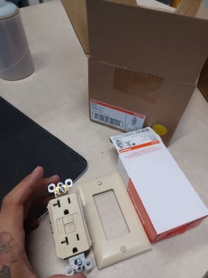 Lot Of 10 Legrand Radiant 297I 15A Duplex Self-Test GFCI with SafeLock