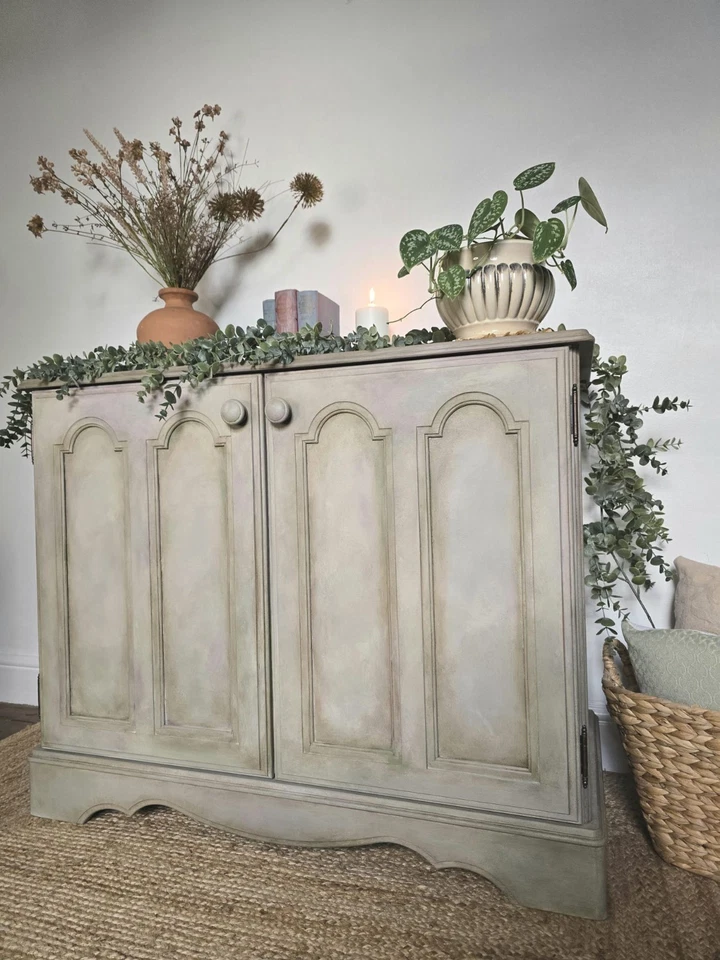 Vintage Rustic hand-painted solid pine sideboard, cabinet, cupboard. - Image 3 of 4