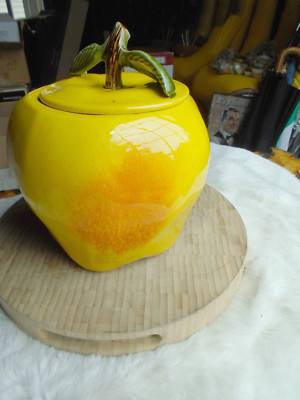 Vintage California Originals Ceramic Golden Apple Cookie Jar with Lid Very Nice