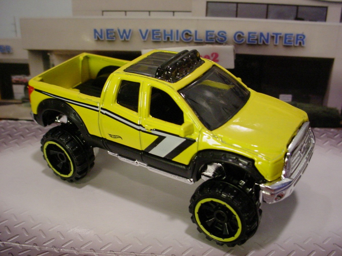 2016 HOT TRUCKS Exclusive '10 TOYOTA TUNDRA truck☆Yellow; OR6