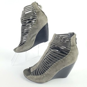 mia wedge heels