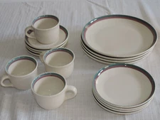Pfaltzgraff JUNIPER Pattern 16pc Service for 4 Dinnerware Set - No Bowls