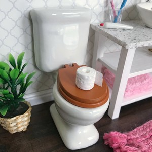 muñecas con rollos de papel higienico