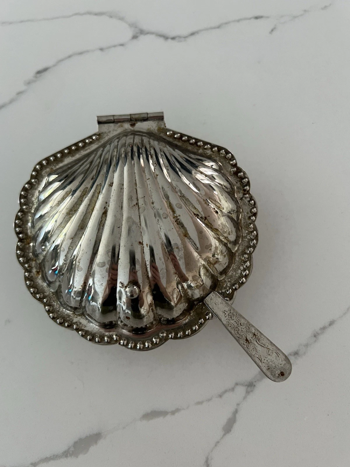 Leonard Vintage Silver Plated Hinged Clam Shell Caviar/Butter Dish